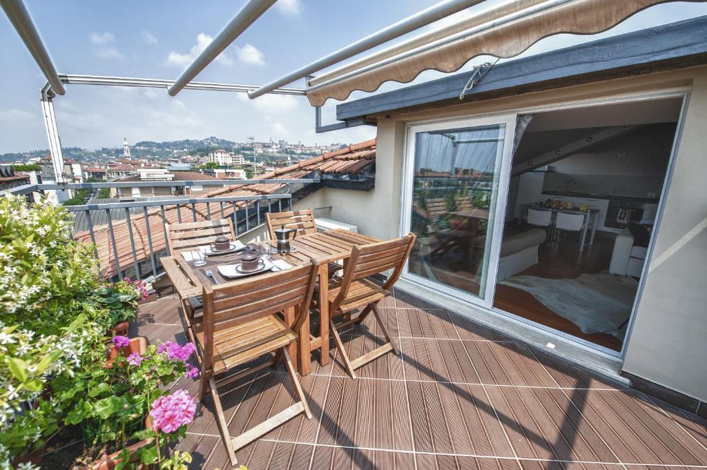 Cute & Cozy Terrace Apartman Bergamo Szoba fotó